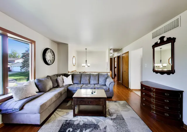 Photo 2 of Single family home for sale at 1738 Valley Ct, Schererville, IN 46375 | MLS# 847502 | Listing updated on 2026-10-28