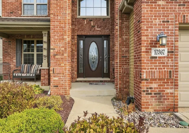 Photo 2 of Single family home for sale at 10367 Nicklaus St, Crown Point, IN 46307 | MLS# 847464 | Listing updated on 2026-10-29