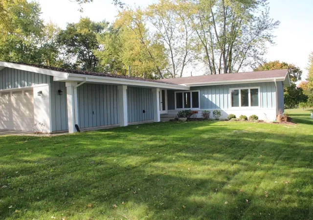 Single family home for sale at 1397 Brandywine Rd, Crown Point, IN 46307 | MLS# 847468