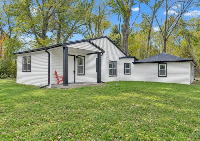 Photo 1 of Single family home for sale at 1844 S Calhoun St, Griffith, IN 46319 | MLS# 847478 | Listing updated on 2026-10-28
