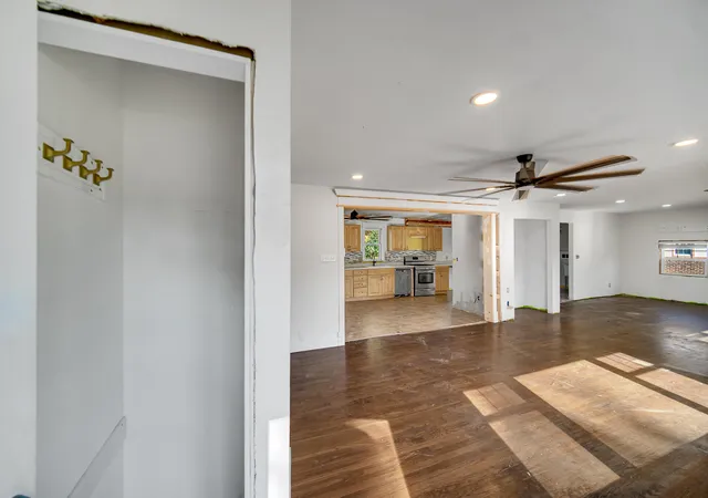 Photo 4 of Single family home for sale at 6084 Meadowlark St, Portage, IN 46368 | MLS# 847551 | Listing updated on 2026-10-29