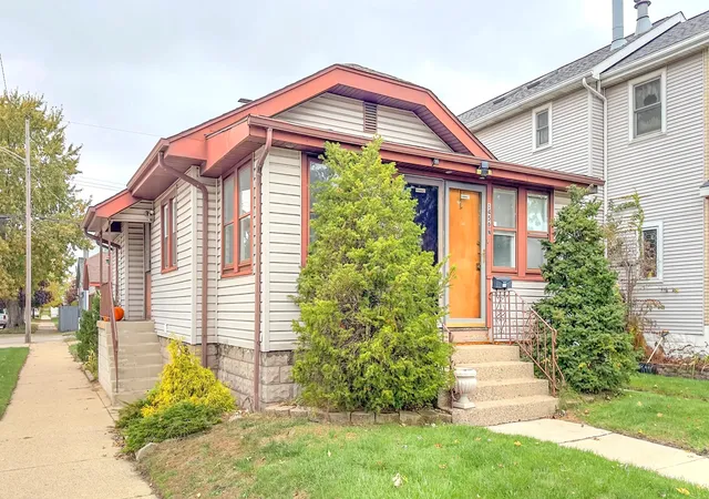 Photo 2 of House for sale at 1456 Warwick Ave, Whiting, IN 46394 | MLS# 847481 | Listing updated on 2026-10-28