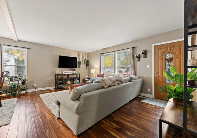 Photo 3 of Single family home for sale at 612 Parkside Ave, Valparaiso, IN 46383 | MLS# 847580 | Listing updated on 2026-10-30