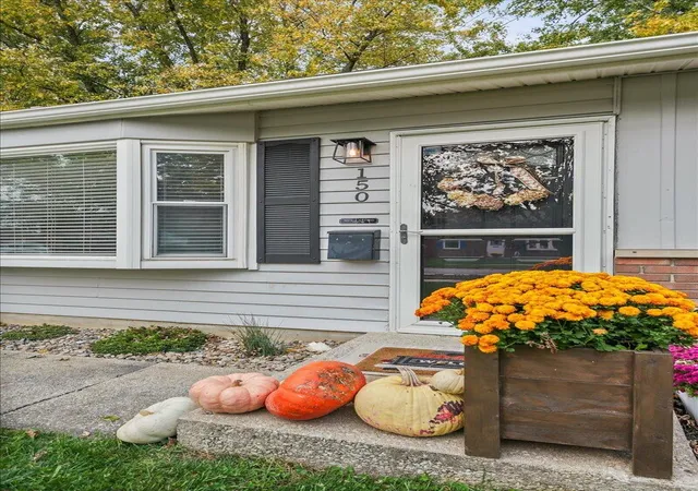 Photo 2 of Single family home for sale at 150 High St, Valparaiso, IN 46383 | MLS# 847583 | Listing updated on 2026-10-30
