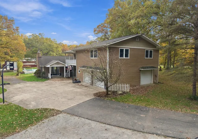 Photo 4 of Single family home for sale at 744 W 900 South, Hebron, IN 46341 | MLS# 847510 | Listing updated on 2026-10-29