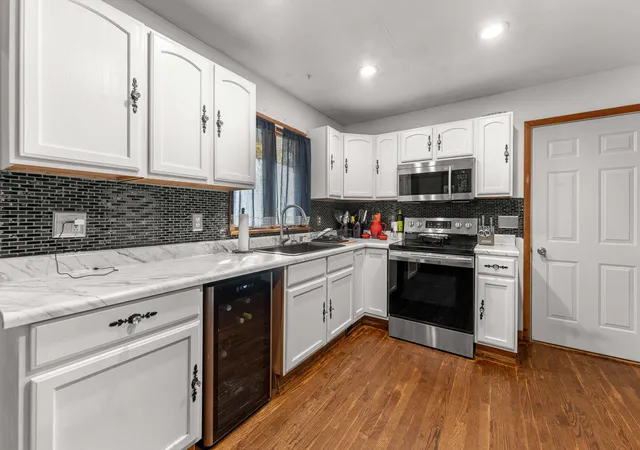 Photo 2 of Single family home for sale at 2162 W Oak St, La Porte, IN 46350 | MLS# 847520 | Listing updated on 2026-10-29