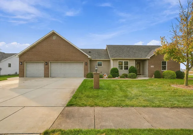 Photo 1 of Single family home for sale at 336 Juniper St Nw, De Motte, IN 46310 | MLS# 847517 | Listing updated on 2026-10-29