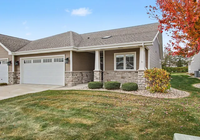 Photo 1 of Townhouse for sale at 10414 Red Rock Pl, Dyer, IN 46311 | MLS# 847521 | Listing updated on 2026-10-29