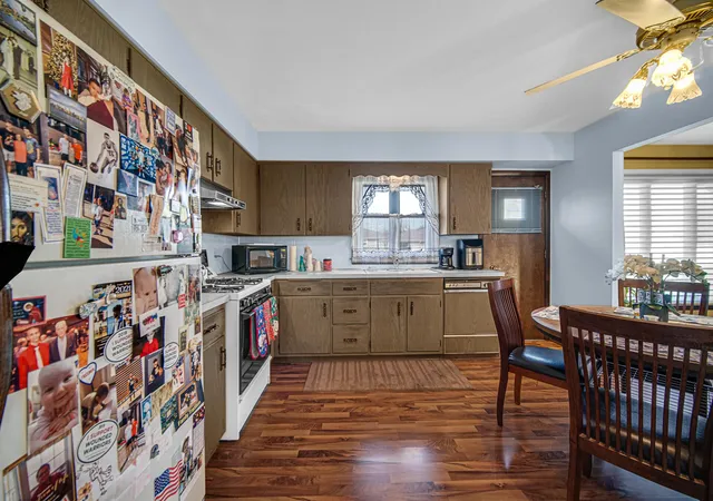 Photo 3 of Single family home for sale at 20 Plum Crk Dr, Schererville, IN 46375 | MLS# 847634 | Listing updated on 2026-10-30