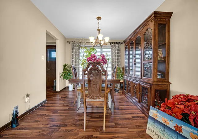Photo 4 of Single family home for sale at 20 Plum Crk Dr, Schererville, IN 46375 | MLS# 847634 | Listing updated on 2026-10-30