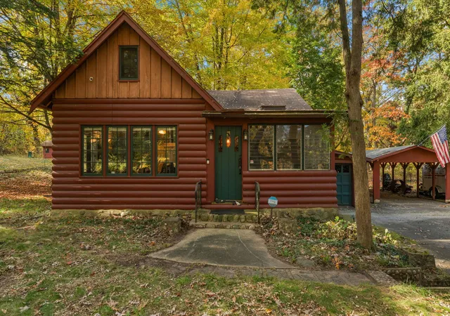 Photo 1 of Single family home for sale at 8 Talahi Trl, Michigan City, IN 46360 | MLS# 847560 | Listing updated on 2026-10-30