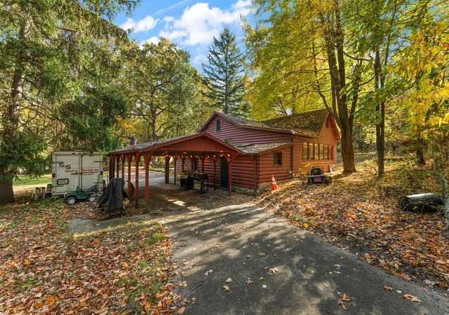 Photo 3 of Single family home for sale at 8 Talahi Trl, Michigan City, IN 46360 | MLS# 847560 | Listing updated on 2026-10-30