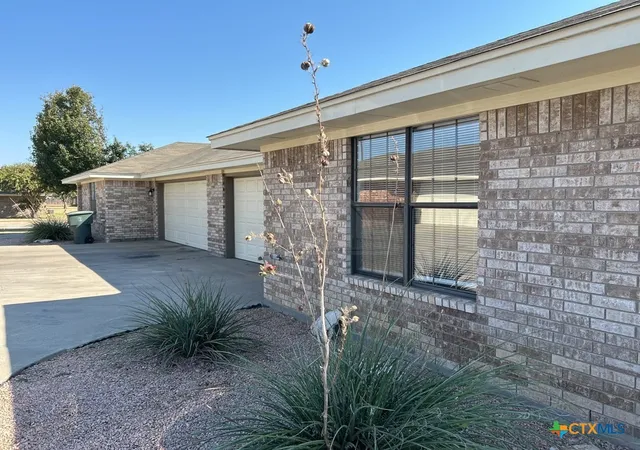 2nd image of 902 Mcdaniel Cir, Killeen, TX 76543 | MLS# 591688