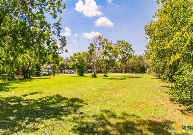 1st image of 404 8th St, Palacios, TX 77465 | MLS# 593915