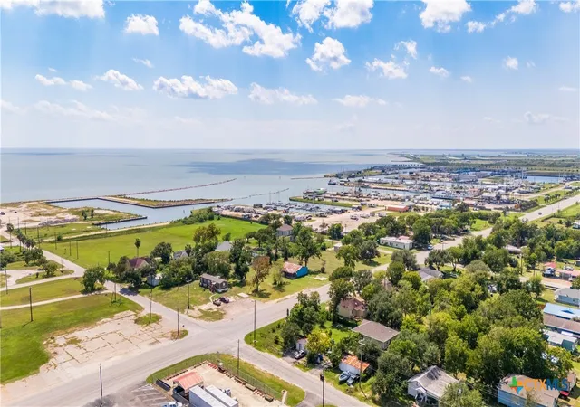 3rd image of 404 8Th St, Palacios, TX 77465 | MLS# 593915