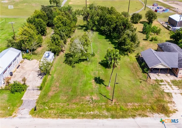 6th image of 404 8th St, Palacios, TX 77465 | MLS# 593915