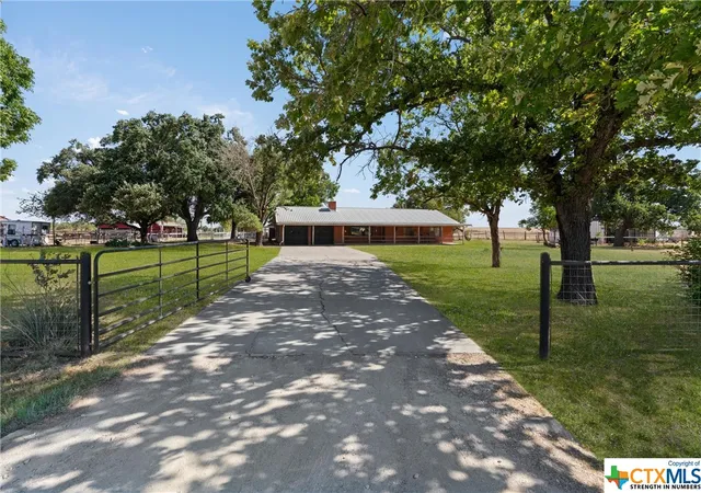 Photo 2 of Single family home for sale at 323 County Road 450, Thorndale, TX 76577 | MLS# 517871 | Listing updated on 2026-05-30