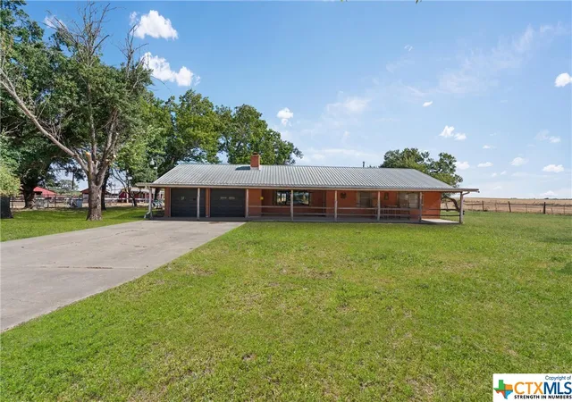 Photo 3 of Single family home for sale at 323 County Road 450, Thorndale, TX 76577 | MLS# 517871 | Listing updated on 2026-05-30