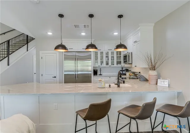 3rd image of 1228 Ervendberg Ave #304, New Braunfels, TX 78130 | MLS# 536019