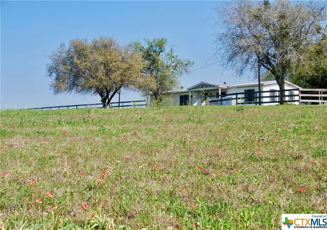 Photo 4 of Sale Pending at 2301 E Us Hwy 90, Flatonia, TX 78941 | MLS# 536809 | Listing updated on 2026-07-28