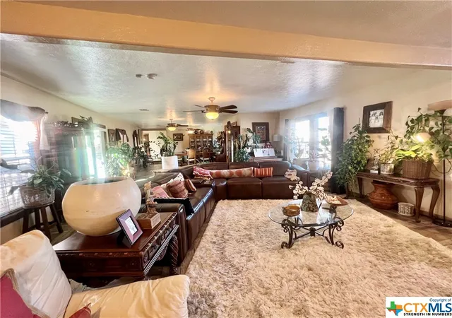5th image of 402 Dunn St, Yoakum, TX 77995 | MLS# 536254