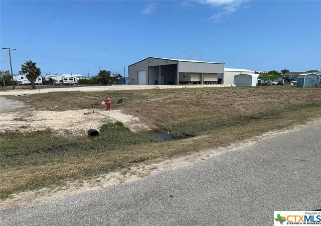 4th image of 515 W Main St, Port O Connor, TX 77982 | MLS# 541487
