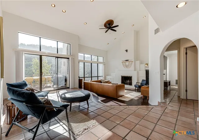 3rd image of 1078 Hillside Vw, New Braunfels, TX 78132 | MLS# 542907