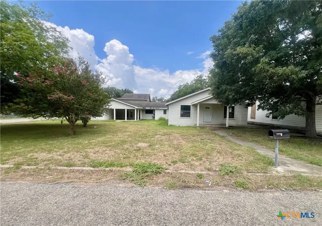 Homes for sale in Cuero, TX | 1902 N Mcleod St, Cuero, TX 77954 | MLS# 547936