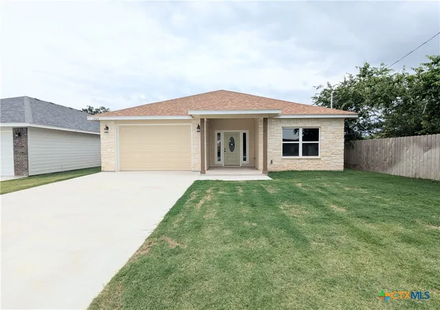 Homes for sale in Lampasas, TX | 1704 E Avenue G, Lampasas, TX 76550 | MLS# 548809