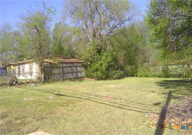 Photo 1 of Land for sale at 915 Florence Rd, Killeen, TX 76541 | MLS# 553386 | Listing updated on 2026-07-28