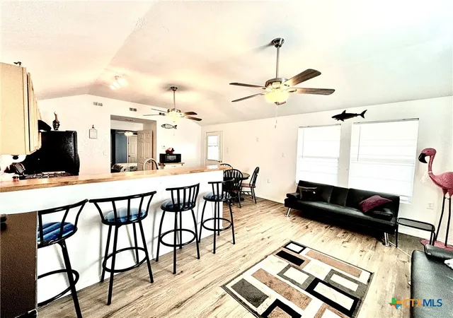 4th image of 101 N 13Th St, Seadrift, TX 77983 | MLS# 556891