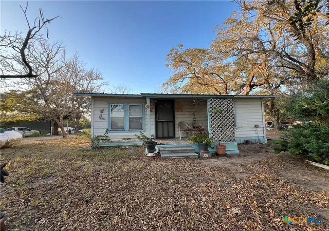Homes for sale in Nixon, TX | 2968 E State Hwy 97, Nixon, TX 78140 | MLS# 563214