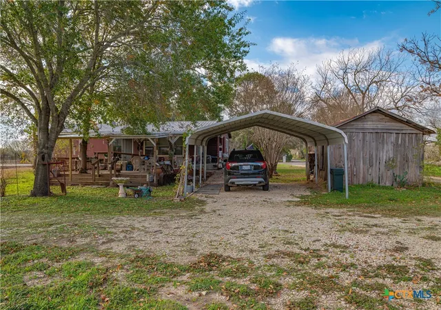 2nd image of 8195 Fm 725, Mc Queeney, TX 78123 | MLS# 565578