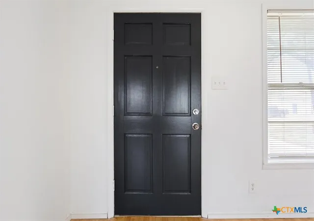 5th image of 320 E Davilla St, Bartlett, TX 76511 | MLS# 567029