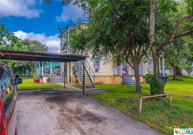 2nd image of 311 E Live Oak St, Seguin, TX 78155 | MLS# 566972