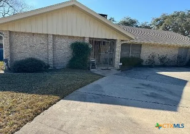 2nd image of 727 Brookhollow Dr, Port Lavaca, TX 77979 | MLS# 568637