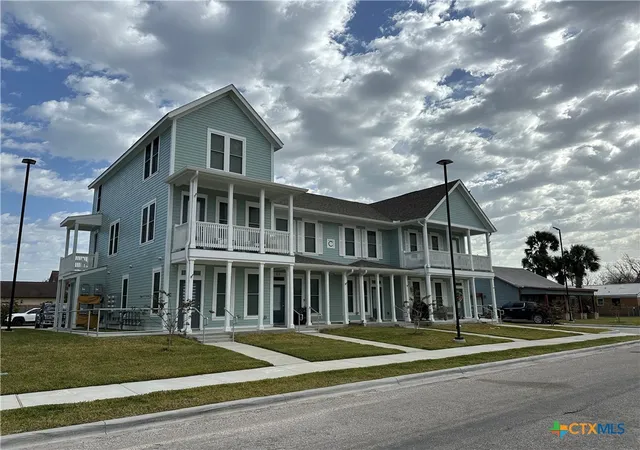 Condo for sale at 401 S Commerce St, Port Lavaca, TX 77979 | MLS# 568163