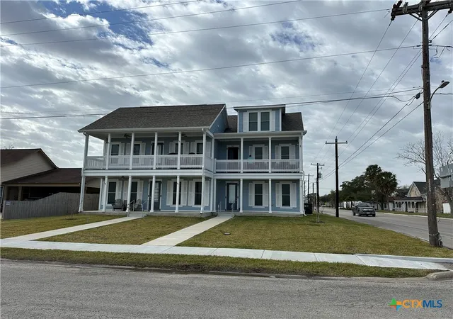 Photo 1 of House for sale at 401 S Commerce St, Port Lavaca, TX 77979 | MLS# 568163 | Listing updated on 2026-01-29