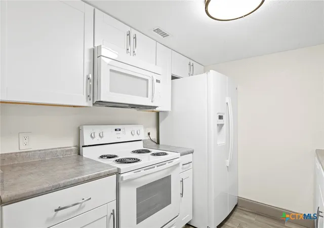 Listing Photo 4 - Condo for sale in building located at 2292 N Fulton Bch Rd, Rockport, TX 78382 - Unit #702