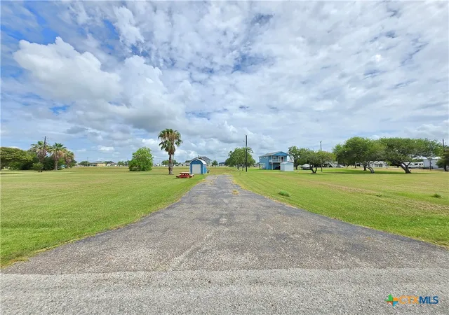 2nd image of 937 Bayview Dr, Palacios, TX 77465 | MLS# 568949