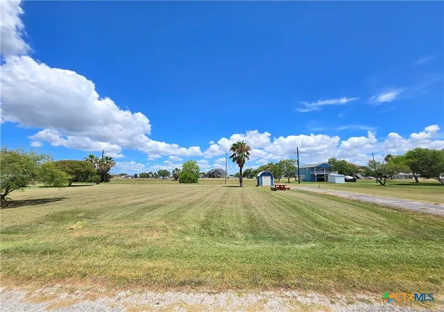 5th image of 937 Bayview Dr, Palacios, TX 77465 | MLS# 568949