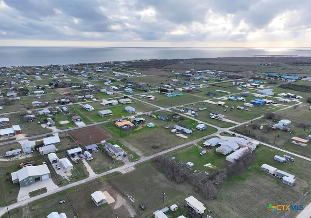 9th image of 1110 1112 W Toledo, Seadrift, TX 77983 | MLS# 570340