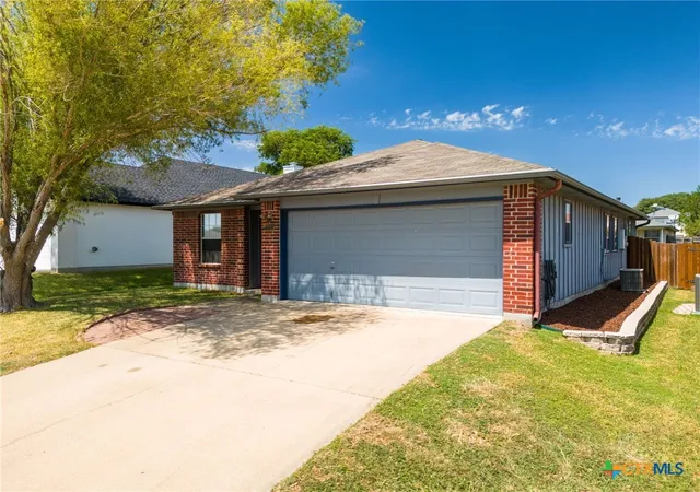 Photo 1 of Sale Pending at 2705 Blackburn Dr, Killeen, TX 76543 | MLS# 570913 | Listing updated on 2025-10-20