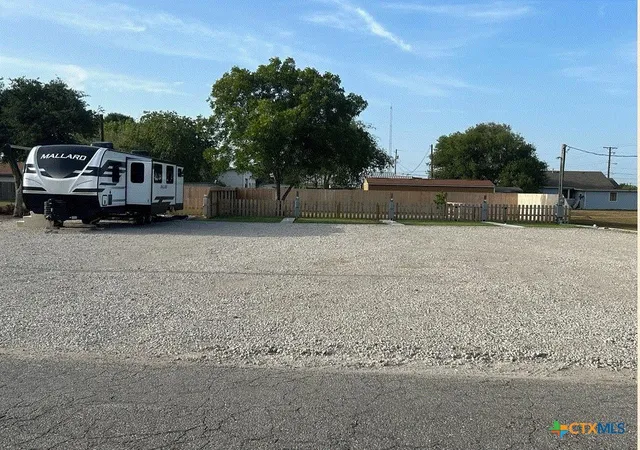 3rd image of 507 E Plasuela St, Refugio, TX 78377 | MLS# 571400