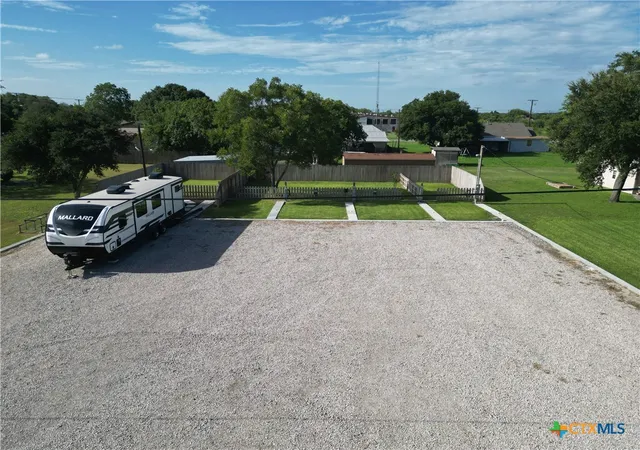 5th image of 507 E Plasuela St, Refugio, TX 78377 | MLS# 571400