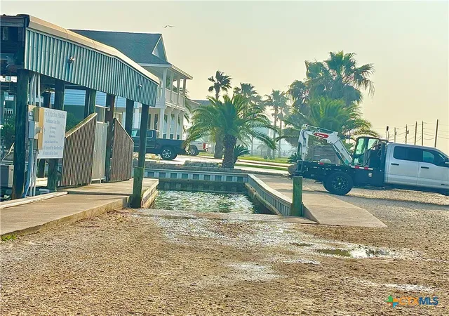 8th image of 44 Kingfisher St, Port O Connor, TX 77982 | MLS# 572990