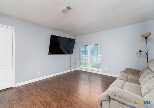 Photo 2 of Sale Pending at 2206 Grandon Cir, Killeen, TX 76541 | MLS# 574493 | Listing updated on 2025-10-09