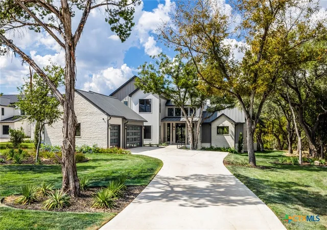 Photo 2 of Single family home for sale at 232 Riverfront Dr, New Braunfels, TX 78132 | MLS# 576095 | Listing updated on 2026-06-30