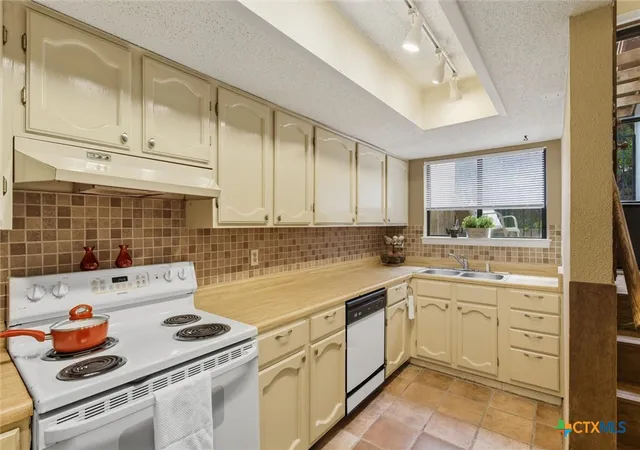 5th image of 821 Old Ranch Road 12, San Marcos, TX 78666 | MLS# 577549