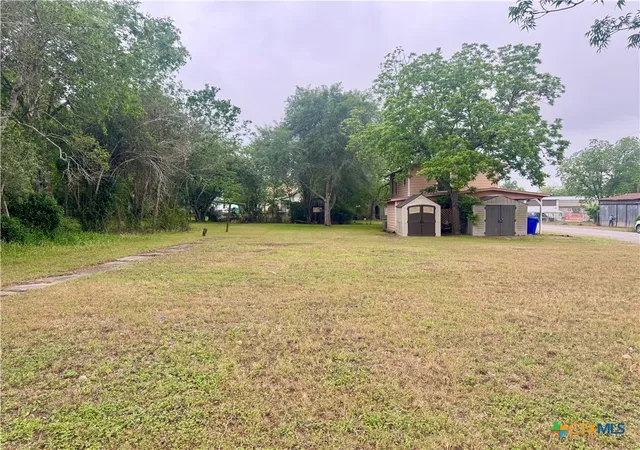 27th image of 503 Dunn St, Yoakum, TX 77995 | MLS# 577902